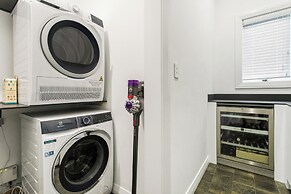 Timeless Executive Family Home - Spa