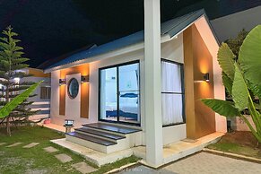 Good Moments Pool Villa