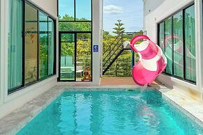 Good Moments Pool Villa