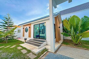 Good Moments Pool Villa