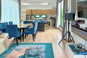 Good Moments Pool Villa