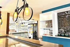 Behomy Corner 8 Lippo Karawaci