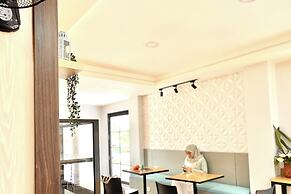 Behomy Corner 8 Lippo Karawaci