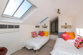 Colourful 3 Bed Notting Hill With A C