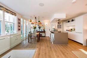 Colourful 3 Bed Notting Hill With A C
