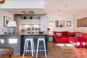 Colourful 3 Bed Notting Hill With A C