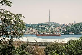 Sea View Flat w Balcony 5 min to Dolmabahce Palace