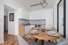Krakow Stylish Apartment by Renters