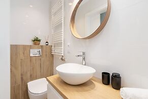 Krakow Stylish Apartment by Renters