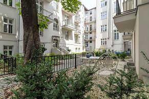 Krakow Stylish Apartment by Renters