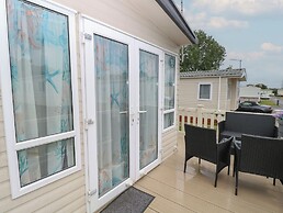 Seashell Lodge, 50 Foxburrow Hang