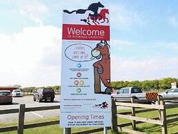 Seashell Lodge, 50 Foxburrow Hang