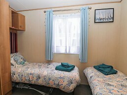 Seashell Lodge, 50 Foxburrow Hang