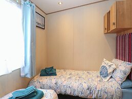 Seashell Lodge, 50 Foxburrow Hang