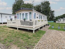 Seashell Lodge, 50 Foxburrow Hang