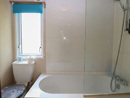 Seashell Lodge, 50 Foxburrow Hang