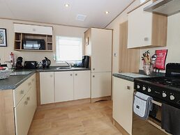 Seashell Lodge, 50 Foxburrow Hang