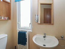 Seashell Lodge, 50 Foxburrow Hang