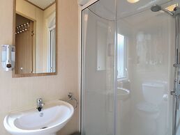 Seashell Lodge, 50 Foxburrow Hang