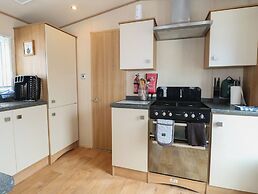 Seashell Lodge, 50 Foxburrow Hang