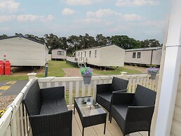 Seashell Lodge, 50 Foxburrow Hang