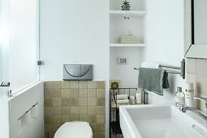 Grand STU SeaView Balcony by Sea N' Rent