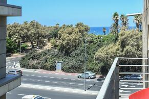 Grand STU SeaView Balcony by Sea N' Rent