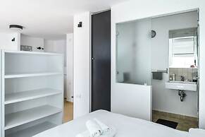 Grand STU SeaView Balcony by Sea N' Rent