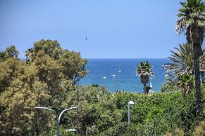 Grand STU SeaView Balcony by Sea N' Rent