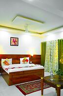 Roomshala 089 Green Palace