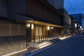 RYOKAN GINKAKU KYOTO