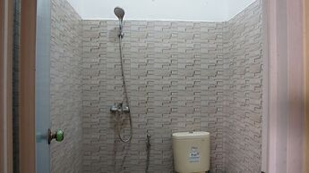 OYO 92744 Coconut Island Homestay & ResortNearPantai Pulau Merah