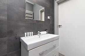 Studio Mostowa Krakow by Renters