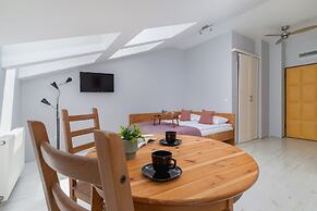 Studio Mostowa Krakow by Renters