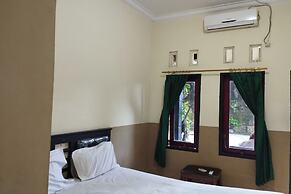 OYO 92756 Kos Moncok