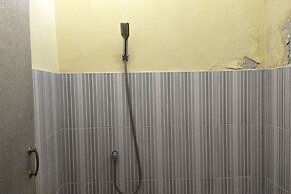 OYO 92756 Kos Moncok