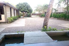 OYO 92756 Kos Moncok