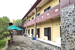 OYO 92756 Kos Moncok