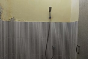 OYO 92756 Kos Moncok