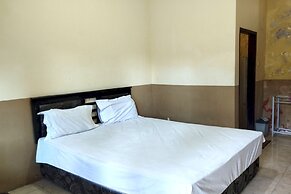 OYO 92756 Kos Moncok