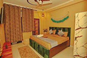 Roomshala 092 HOTEL DELHI CONTINENTAL