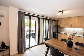 Marianthi Beach House by Checkin