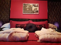 Cadillac Kustomz Guest House