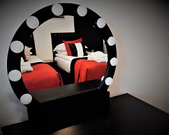 Cadillac Kustomz Guest House