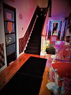 Cadillac Kustomz Guest House