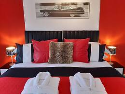 Cadillac Kustomz Guest House