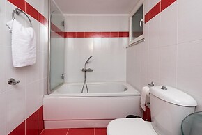 Sea View City Apartment