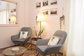 Sea View City Apartment