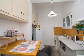 Sea View City Apartment