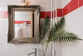 Sea View City Apartment